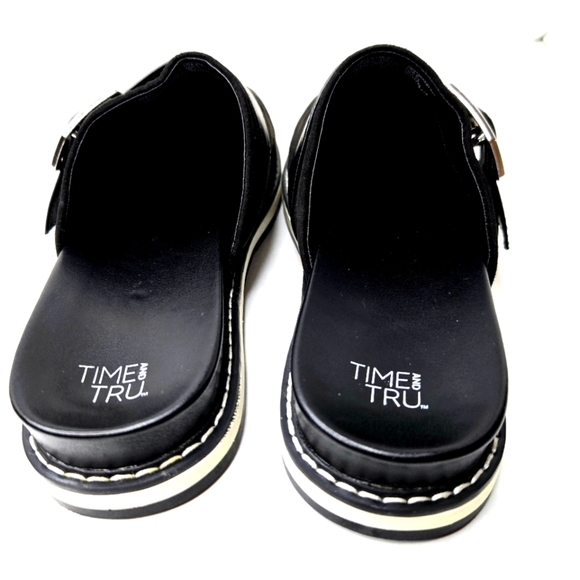 Time and Tru Mules/slides. Black/white Size 6M. - Picture 8 of 10